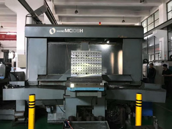 日本牧野MCB1210双工作台卧式加工中心